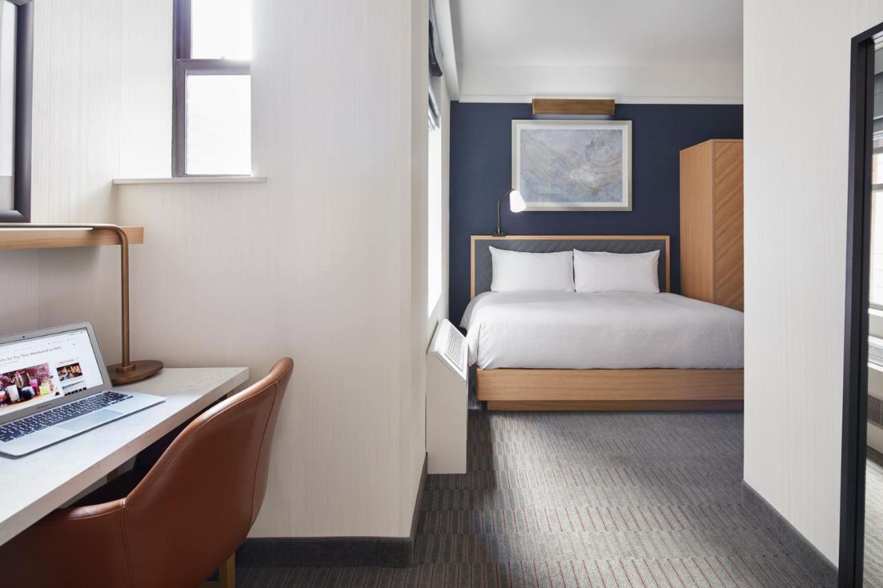 Club Quarters Hotel Times Square, Ню Йорк Екстериор снимка