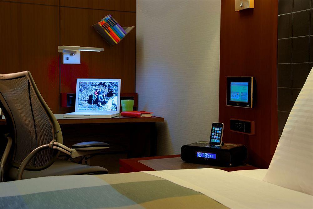 Club Quarters Hotel Times Square, Ню Йорк Екстериор снимка