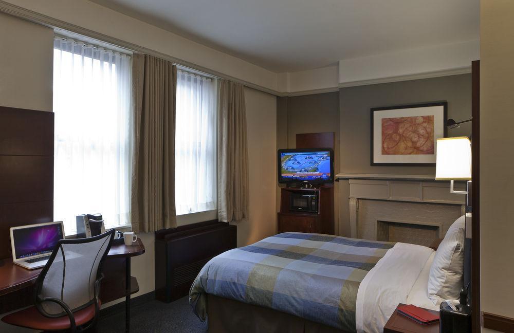 Club Quarters Hotel Times Square, Ню Йорк Екстериор снимка